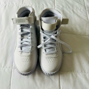 Puma high to sneakers